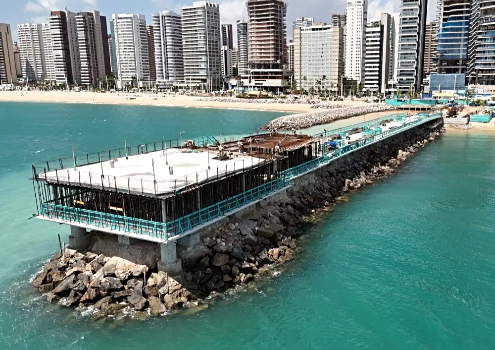 Obra do Píer Ideal avança para ser polo de gastronomia e lazer na Av. Beira-Mar