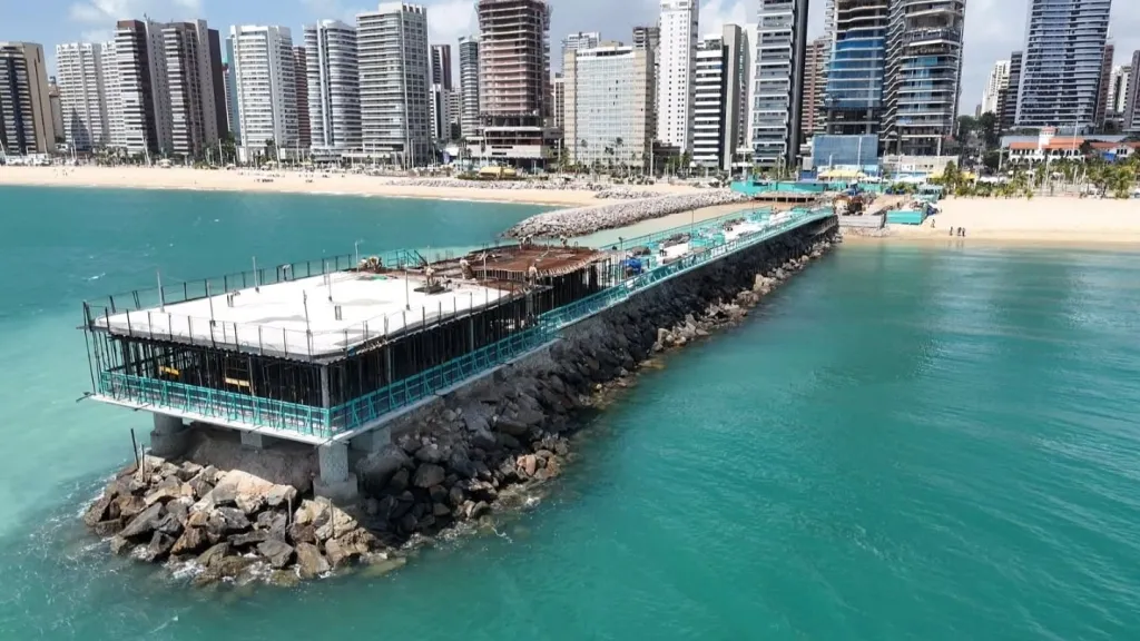 Píer Ideal avança e ganha forma na Beira-Mar de Fortaleza