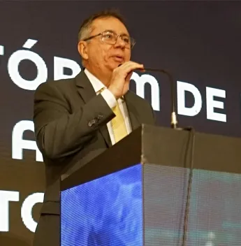Assembleia concede o Título de Cidadão Cearense ao empresário Ranieri Leitão