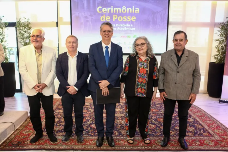 NOVO CICLO - Célio Fernando toma posse na presidência da Academia Cearense de Economia