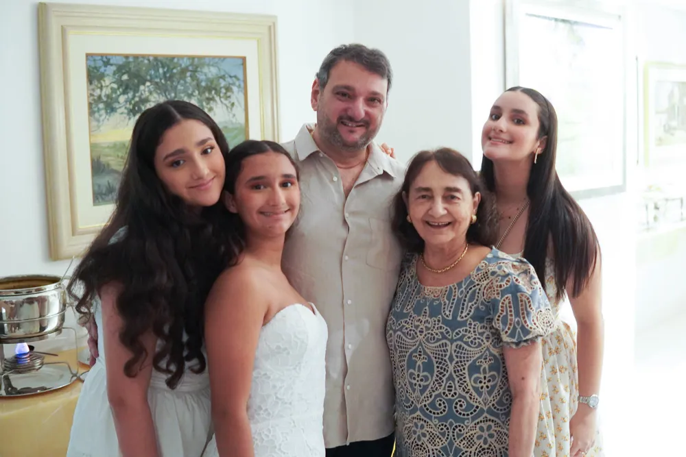 Sara, Lara, Patriolino, Graça E Lina Dias. (2)