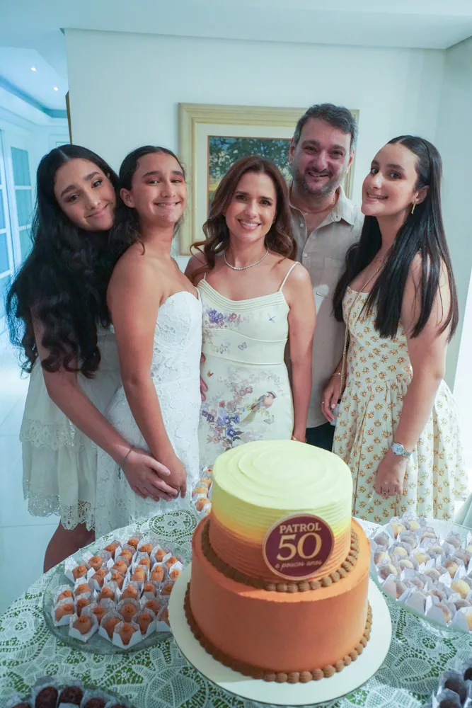 Sara, Lara, Renata, Patriolino E Lina