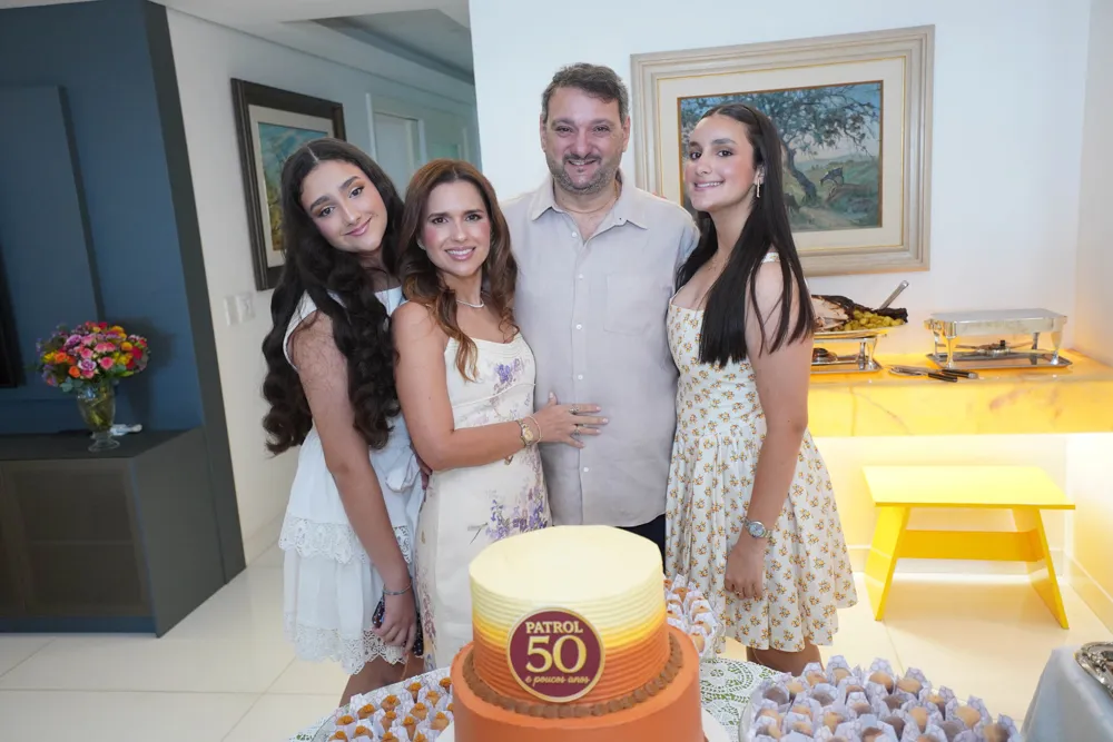 Sarah, Renata, Patriolino E Lina Dias
