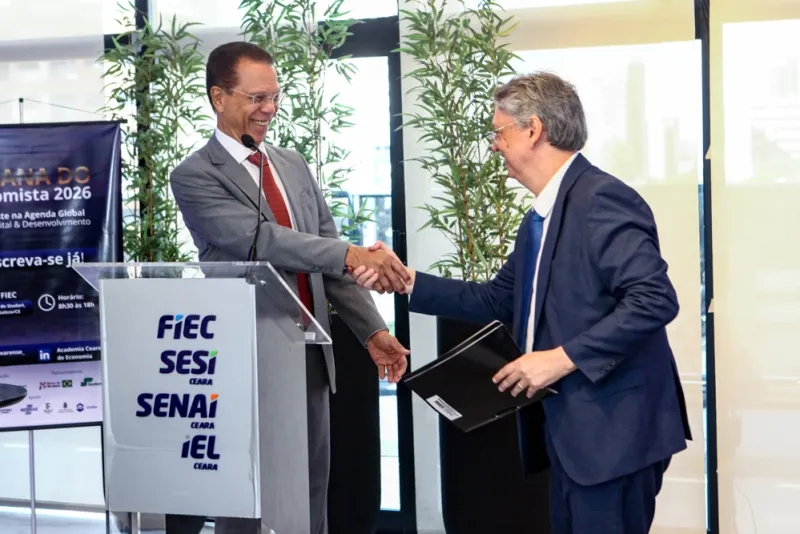 NOVO CICLO - Célio Fernando toma posse na presidência da Academia Cearense de Economia