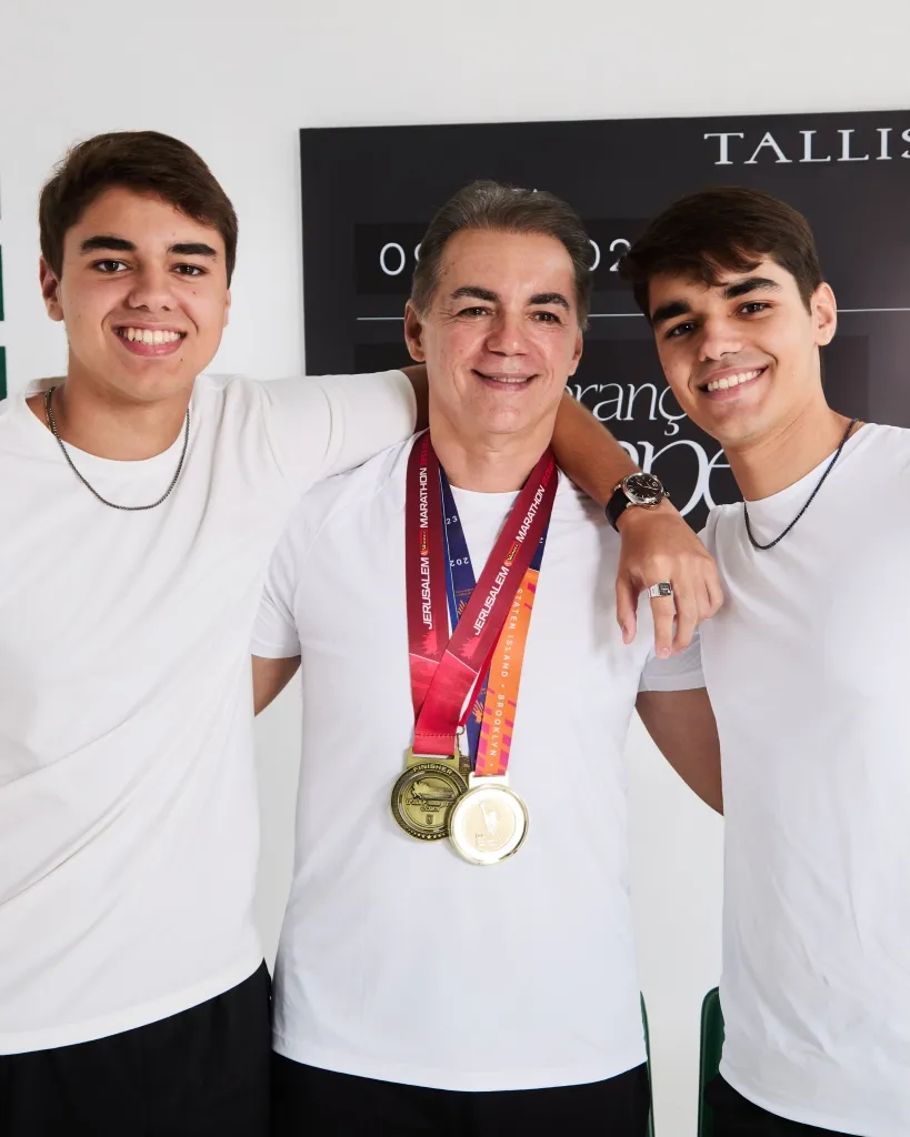 Sérgio Rodrigues E Os Filhos Otto E Yuri (3)