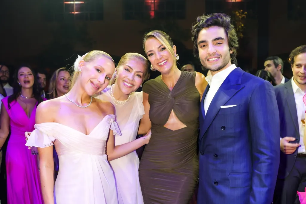 Sofia Bresser, Jeniffer Bresser, Tici Pinheiro E Theo Braga