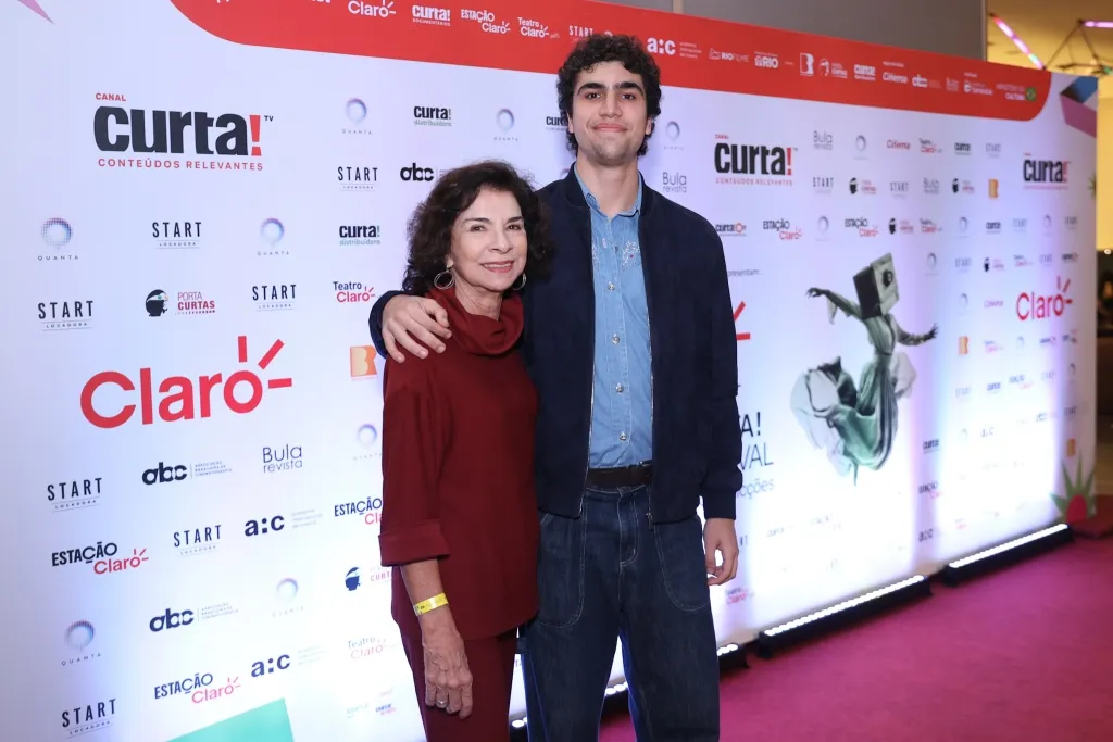 Sylvia Marques De Azevedo E Mano Wladimir Montes (mãe E Filho De Marisa Montes)
