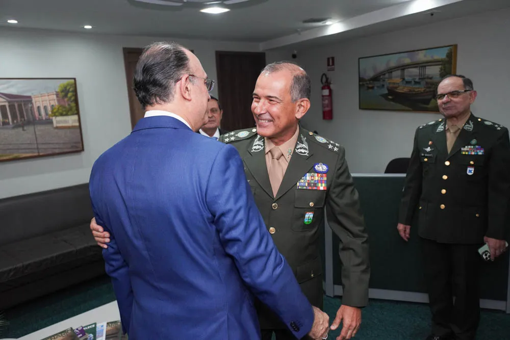 Tácito Vasconcelos Vieira E Gen. Montenegro (1)