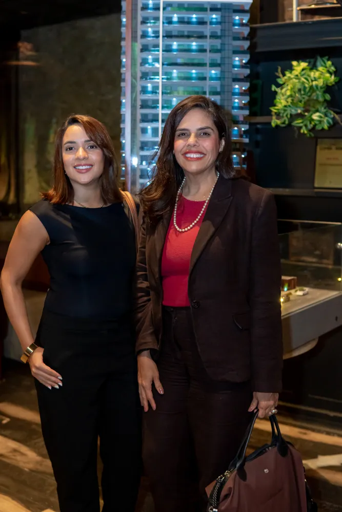 Thainara Santos E Michelle Holanda