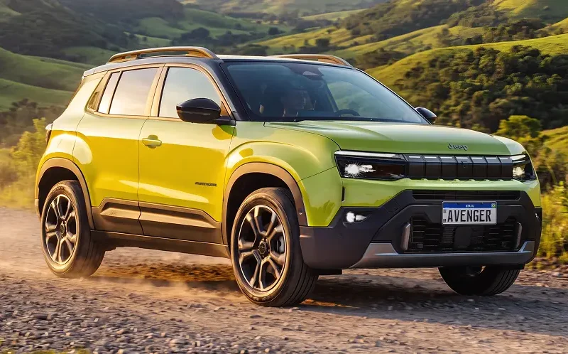 LANÇAMENTO - Jeep Avenger chega ao Brasil por R$ 114.990 com híbrido leve e ChatGPT