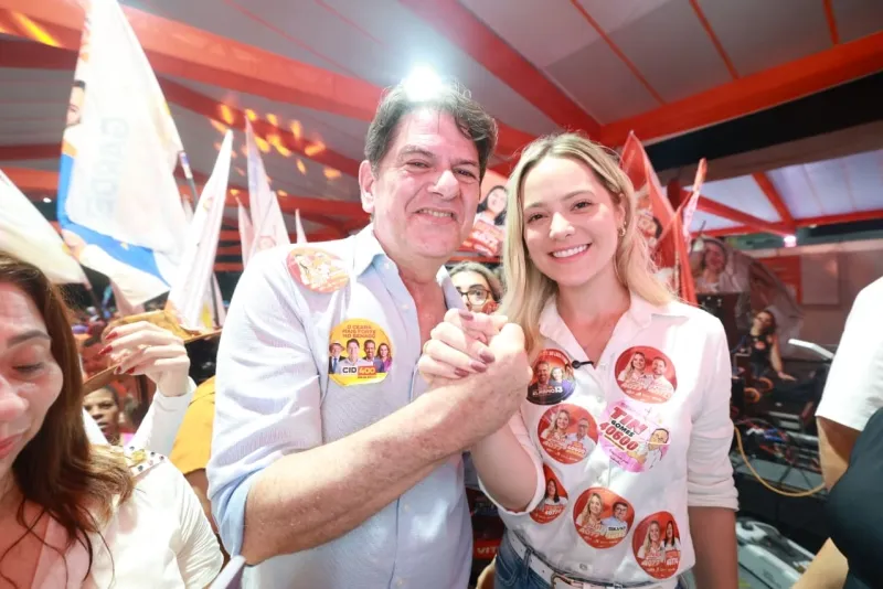 ELEIÇÕES 2026 - Romeu Aldigueri e Tainah Marinho inauguram comitê de campanha em Fortaleza