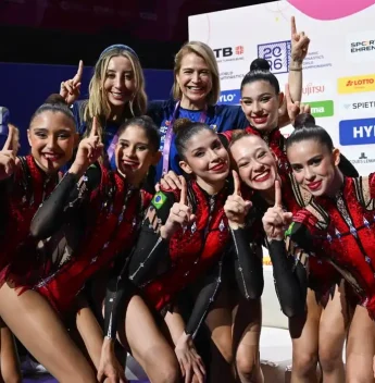 Brasil vive dia histórico na ginástica rítmica, conquista dois ouros e supera campeãs olímpicas