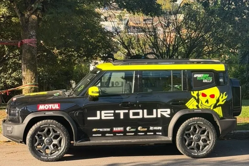 ALÉM DO ASFALTO - Jetour estreia no Rally dos Sertões com oito SUVs híbridos em operação de apoio