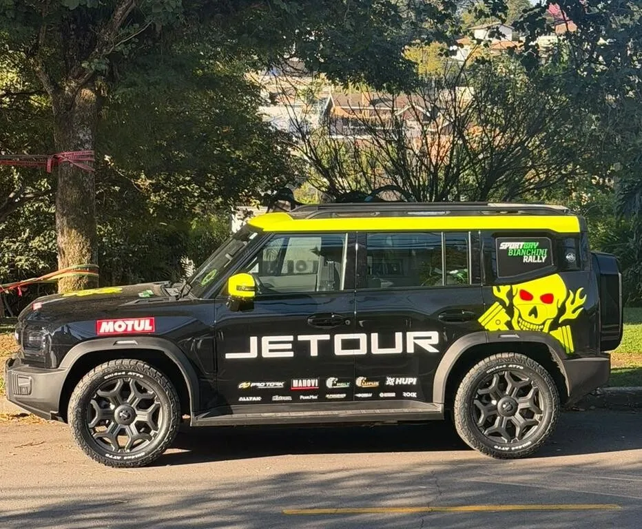 Jetour estreia no Rally dos Sertões com oito SUVs híbridos em operação de apoio